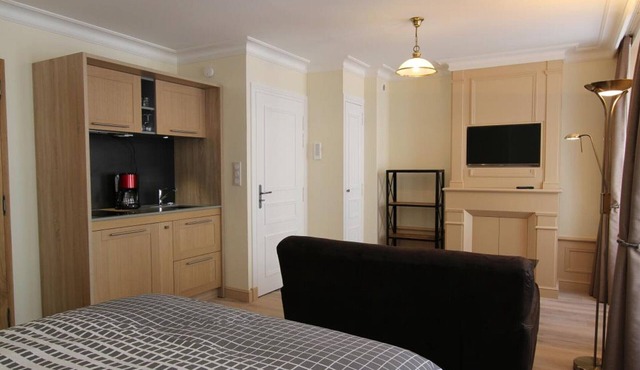 Elegant studio in Granville, near shops and beach, all included