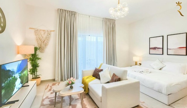 Elegant Studio - Luxe Yas Golf Retreat
