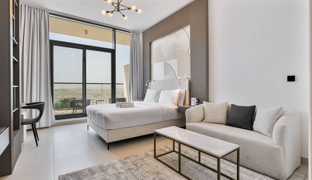 Elegant Studio w/Pool & Gym, Near Metro Station