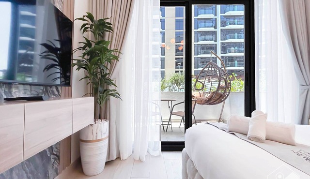Elegant Studio With Balcony on the Riviera Dubai
