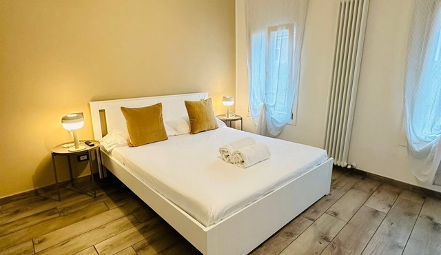 Elegant two-room apartment near the historic center with free reserved parking