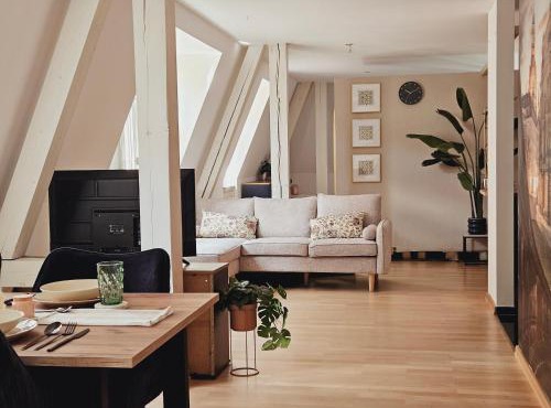 Elegantes Loft mit 2 Etagen im Königsviertel