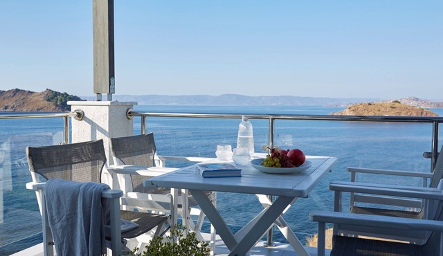 Eleia Seafront VIlla with Private Pool & Sea View