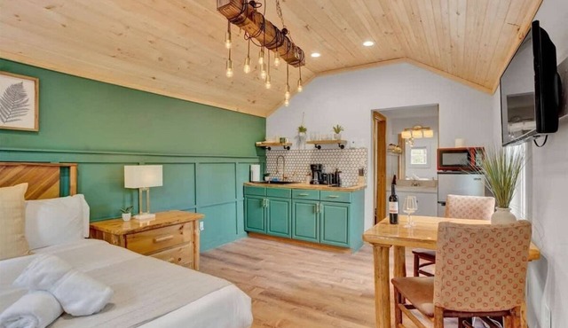 Elements Modern Cabin | Poconos Pickleball Firepit