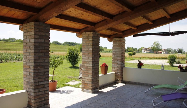 ELENA in Corte SPINATA:Quiet little countryhouse on the PO cyclepath near VERONA