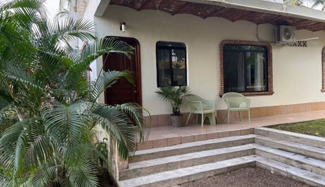 Elena's Mango Tree Bungalow - on the beach!