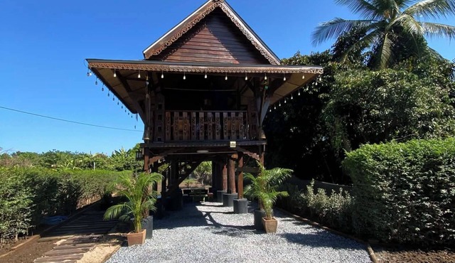 Elephant House and Pool Villas #5 1bedroom queen size bed villa with fan & bath