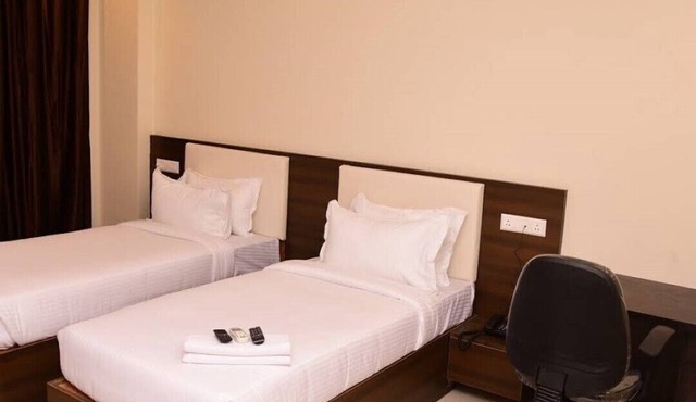 Elephant Suites Brookefield # 17