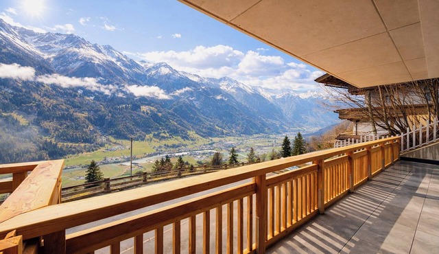 ELEVATE – Balcony & Mountain View