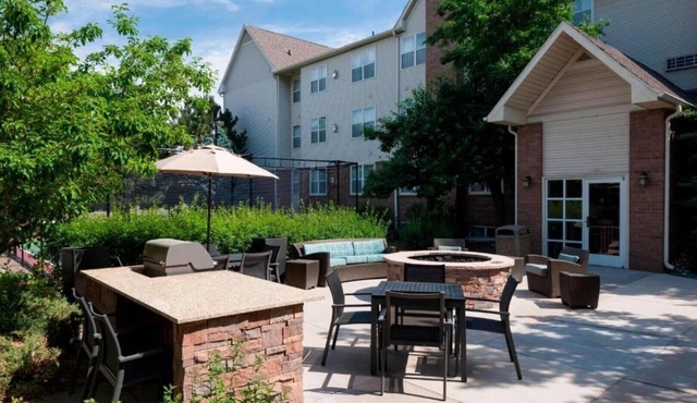 Elevate your experiences at our Highlands Ranch hotel