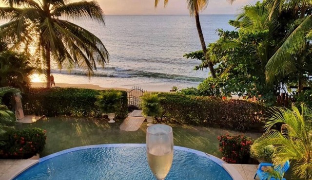 Elevated Beachfront 1-Bedroom on Courland Bay -Salt Pool/Ocean Views -Fully AC