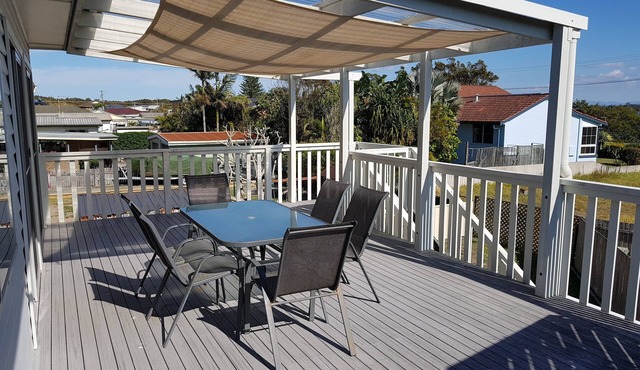 Elevated house, water views and sea breezes.