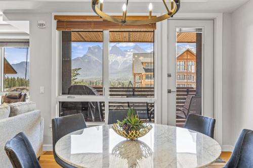 Elevated Mountain Living 2BD Spring Creek Unit