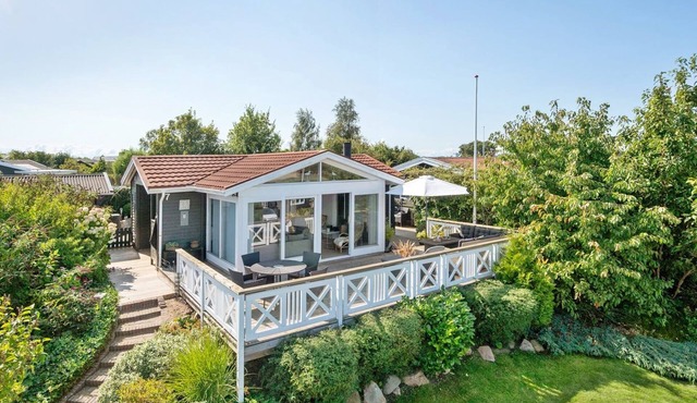"Elfrede" - 600m from the sea by Interhome