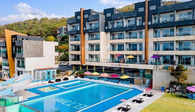 Elijah Resort