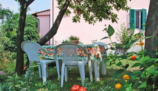 Elisa (DOL127) by Interhome