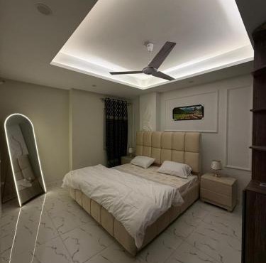 Elite Corners Luxury 2BR Apartment The Gate Mall Faisal Town