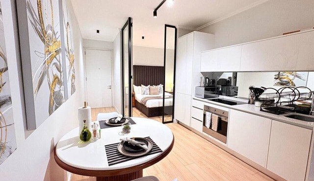 Elite Executive Suite | Ellipse | Waterfall City