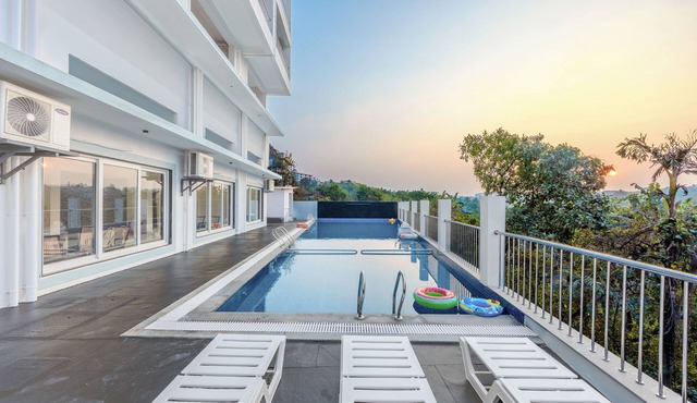 ELIVAAS Midpoint Uno 7 BHK Villa With Pool