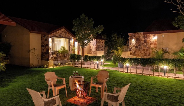 ELIVAAS Tiger Cave Suite with Pvt Pool