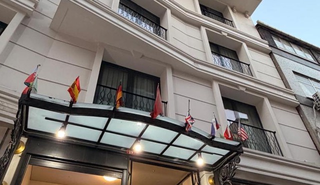Eliza Hotel
