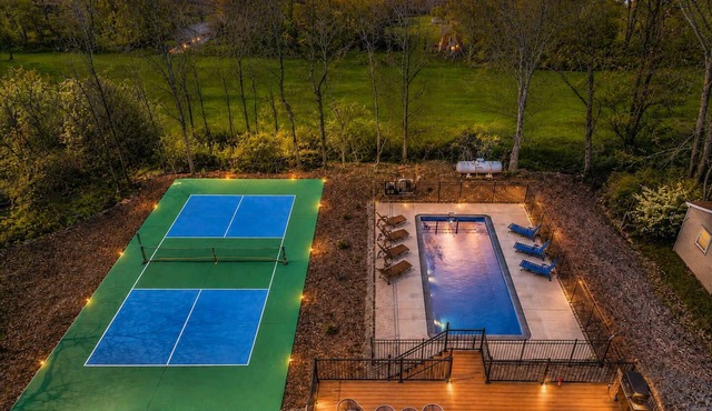 ELK COVE - Modern Pocono Cabin - Pool + Pickleball