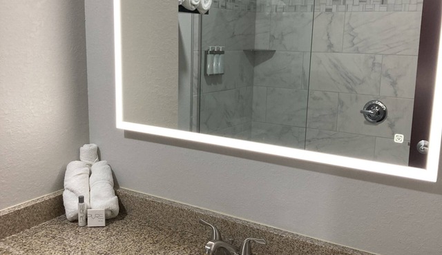 Elker Inn & Suites
