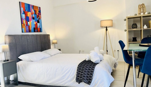 Ella Suite Piraeus Stylish St, Balcony & Sea View
