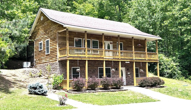Ellie's Place-"Wow, this is nice!"