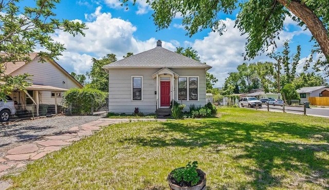 Elm Extended Stay Bungalow - 30 Day+ Stays!