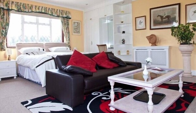 Elmcroft Guest House