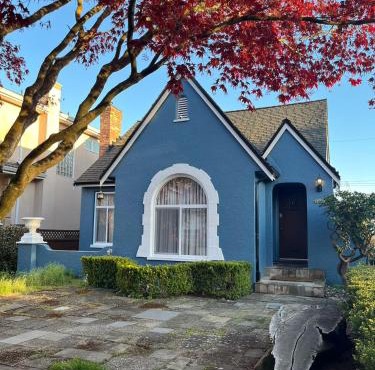Elmshade Villa in Vancouver South