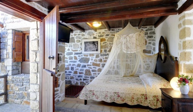 Elounda Traditional Art Suites