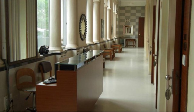 Elphinstone Hotel