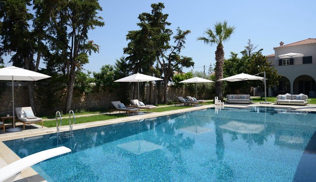 Elysian Villa - Ultra Luxurious Spetses Villa With Chef, Pool, Gym, Basketball.