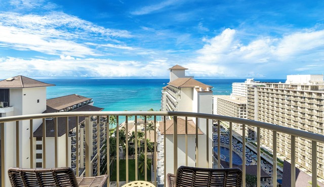 Embassy Suites by Hilton Waikiki Beach Walk