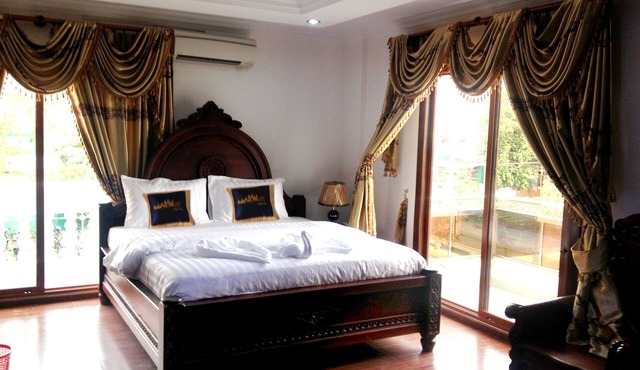 Emerald BB Battambang Hotel