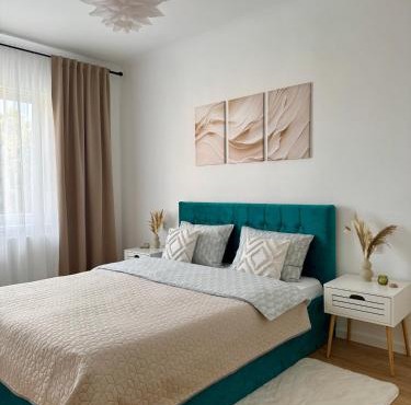 Emerald - Modern Central Apartment