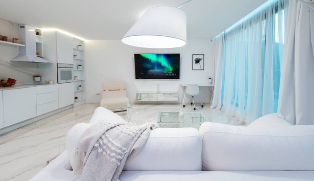 Emirates White Sensation