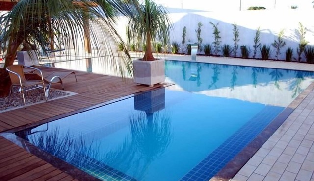 Emmis Park Hotel