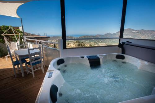 EMPHASIS Traditional House with Jacuzzi & Bicycles