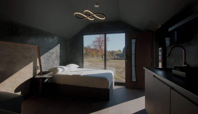 Emrose Luxury Cabins 19