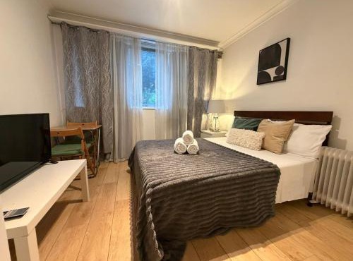 En-Suite Economic Room in Shepherds Bush