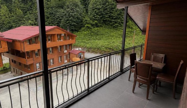 Ena Suites
