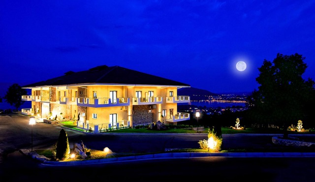 Enastron View Hotel