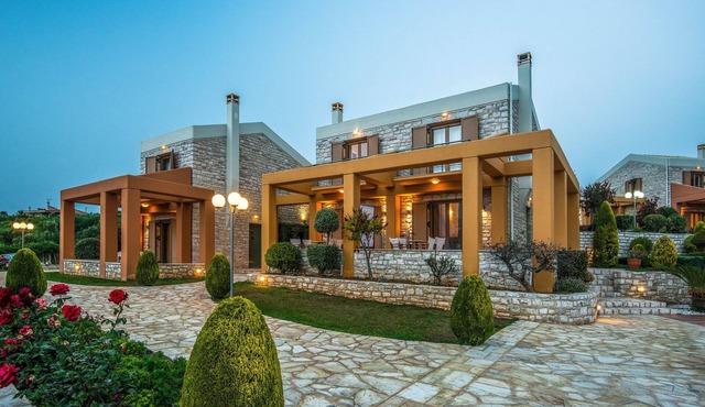 Enastron Villas