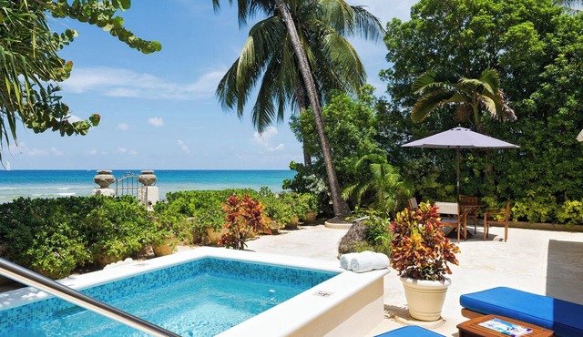 Enchanting Beachfront Retreat - Leamington Cottage
