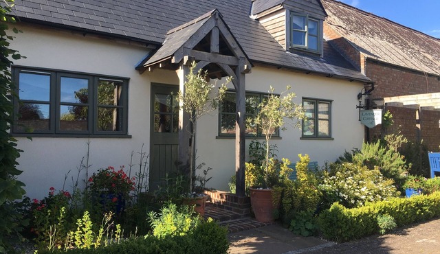 Enchanting Cottage - South Downs National Park