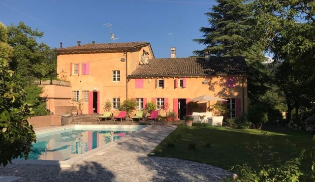 Enchanting country estate, 5 minutes to downtown