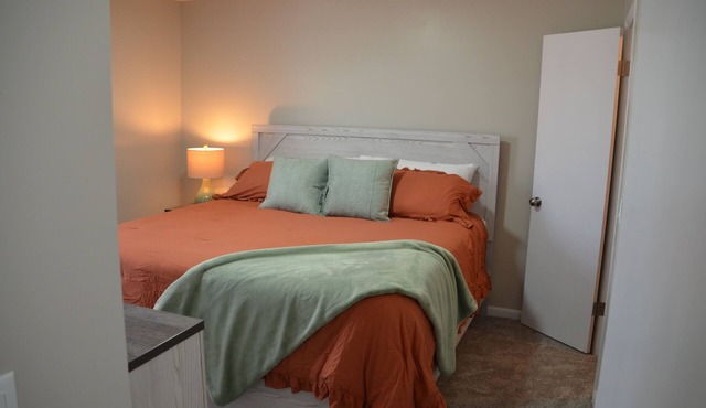 Enchanting Oasis - Centrally located! Quiet, great TDY spot, family friendly.